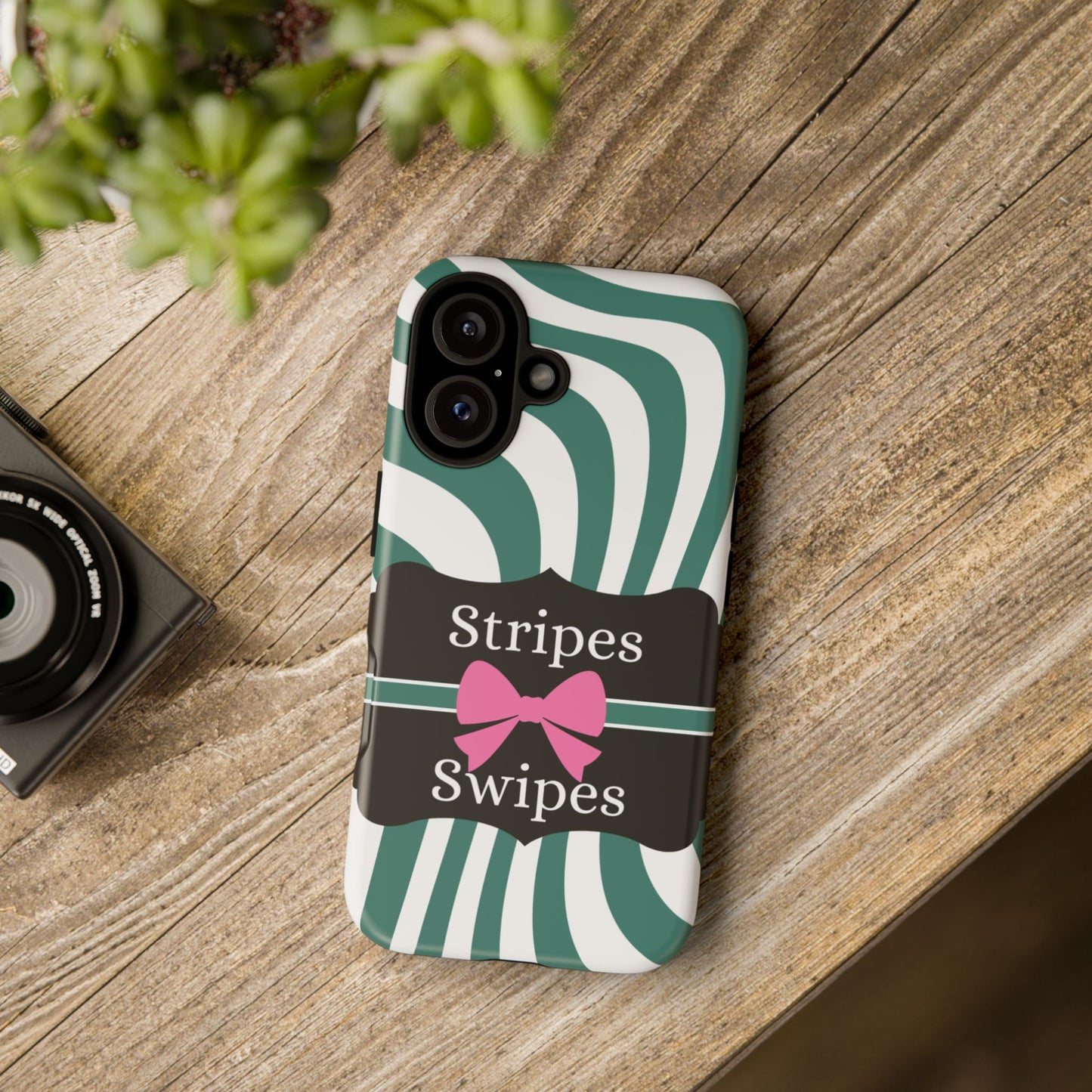 Phone Case iPhone 16/15/14 - Wavy Green/White Stripes & Swipes Tough Case