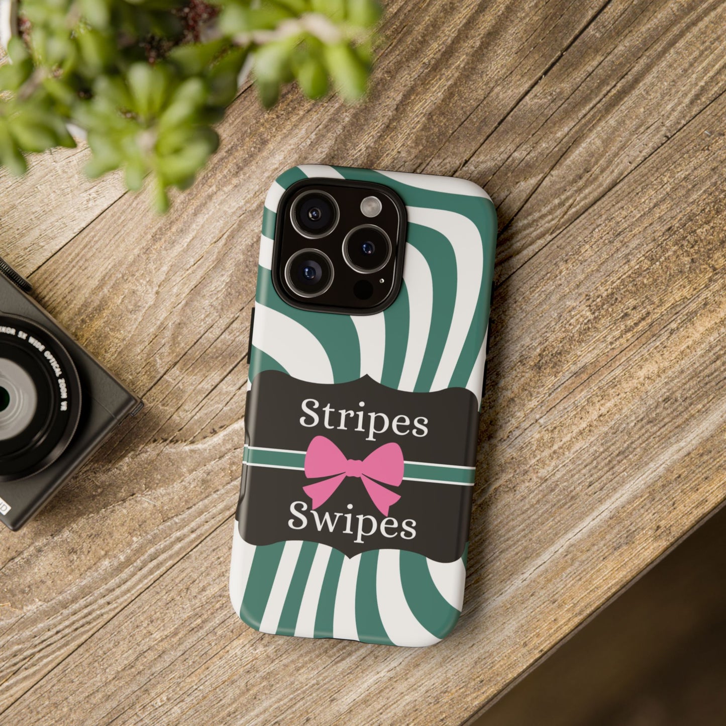 Phone Case iPhone 16/15/14 - Wavy Green/White Stripes & Swipes Tough Case